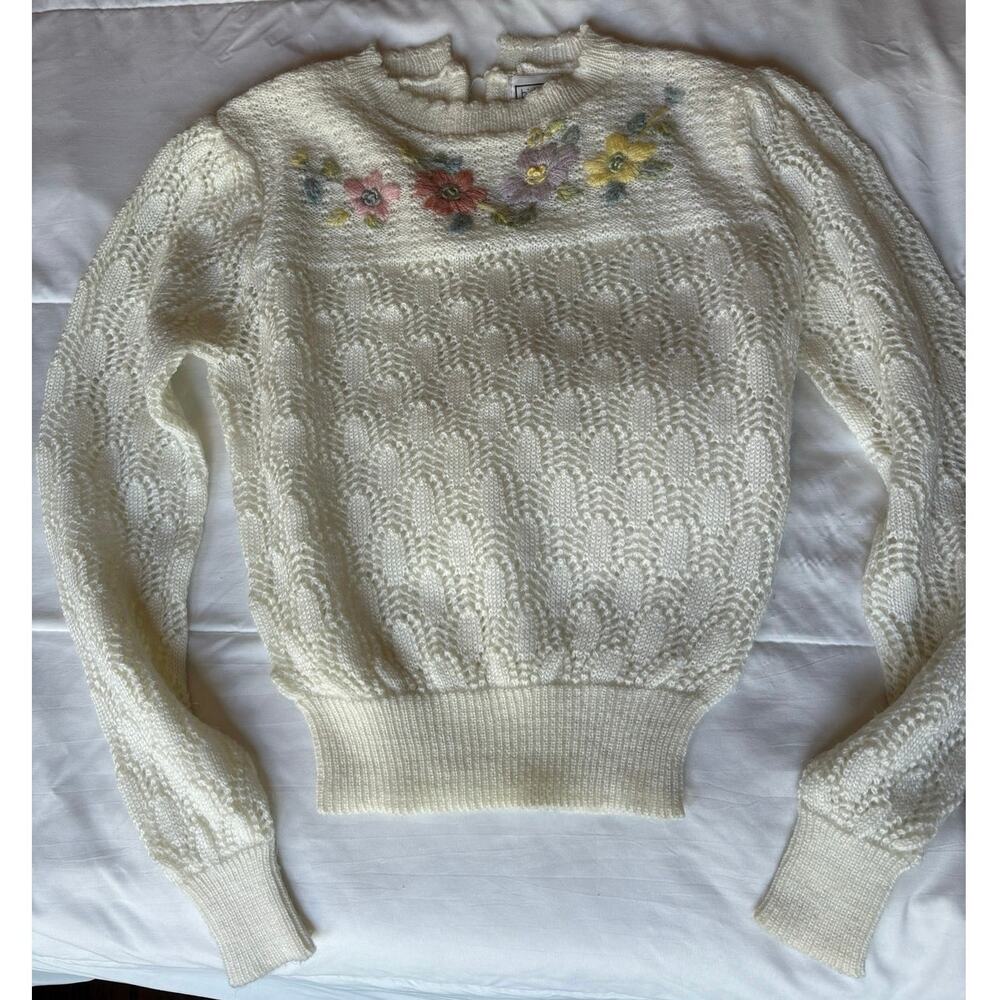 Vintage 1980s Cream Knit Floral Petite Sweater